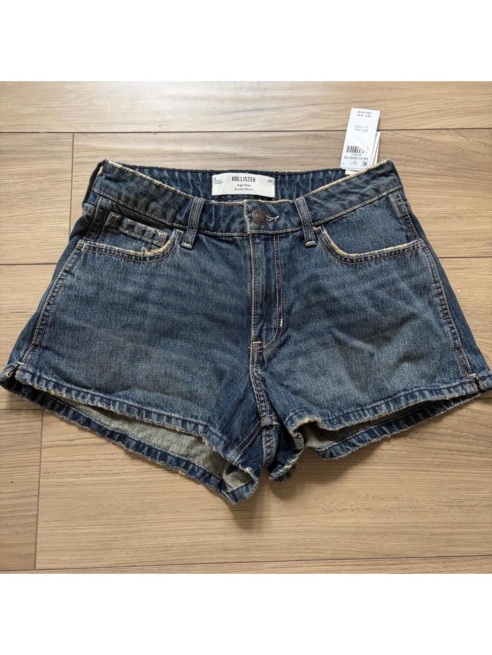 Hollister Co. high-waisted blue faded denim shorts in a size 4 . New with tags